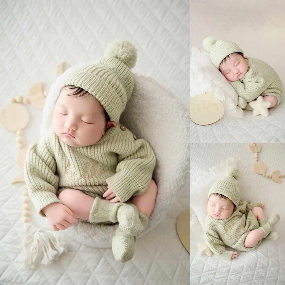 Minimalist Newborn Photography Props Neutral Green Ribbed Knitted Romper+pom-Pom Hat Set for Studio Baby First Month Photo Shoot
Minimalist Newborn Photography Props Neutral Green Ribbed Knitted Romper+pom-Pom Hat Set for Studio Baby First Month Photo Shoot