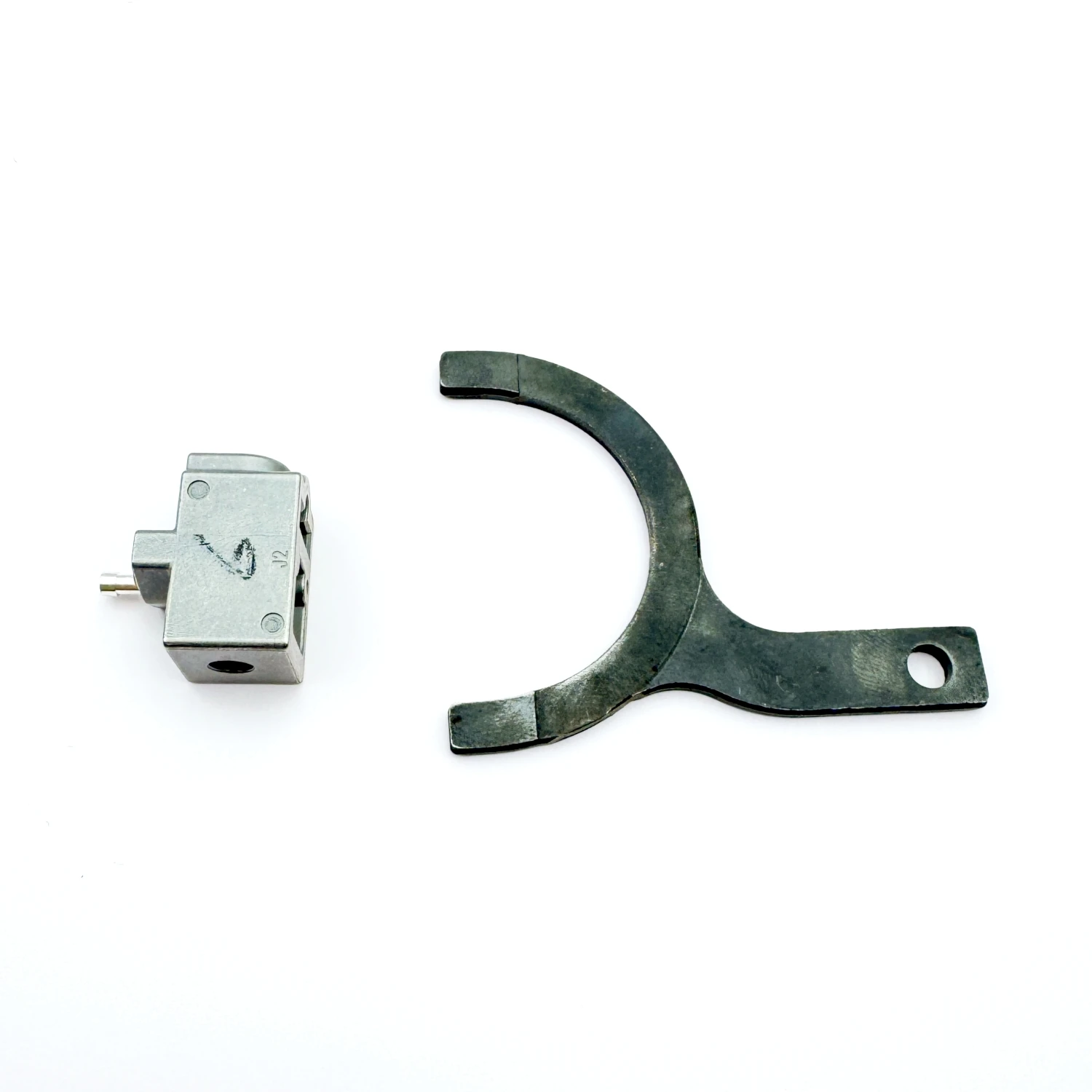 Shift Fork Block Assy for CFmoto CForce 800XC 850 Touring 1000 UForce 600 1000 U10 ZForce 800 Trail 950 Q890-310010 Q890-310003
Shift Fork Block Assy for CFmoto CForce 800XC 850 Touring 1000 UForce 600 1000 U10 ZForce 800 Trail 950 Q890-310010 Q890-310003