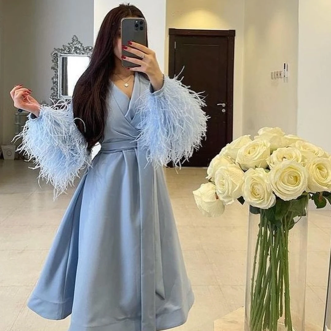 Meetlove Customized V-Neck Prom Dresses Feather Knee-Length Wedding Party Belt Zipper Up Full Sleeves Blue Mini Skirt 2023
Meetlove Customized V-Neck Prom Dresses Feather Knee-Length Wedding Party Belt Zipper Up Full Sleeves Blue Mini Skirt 2023
