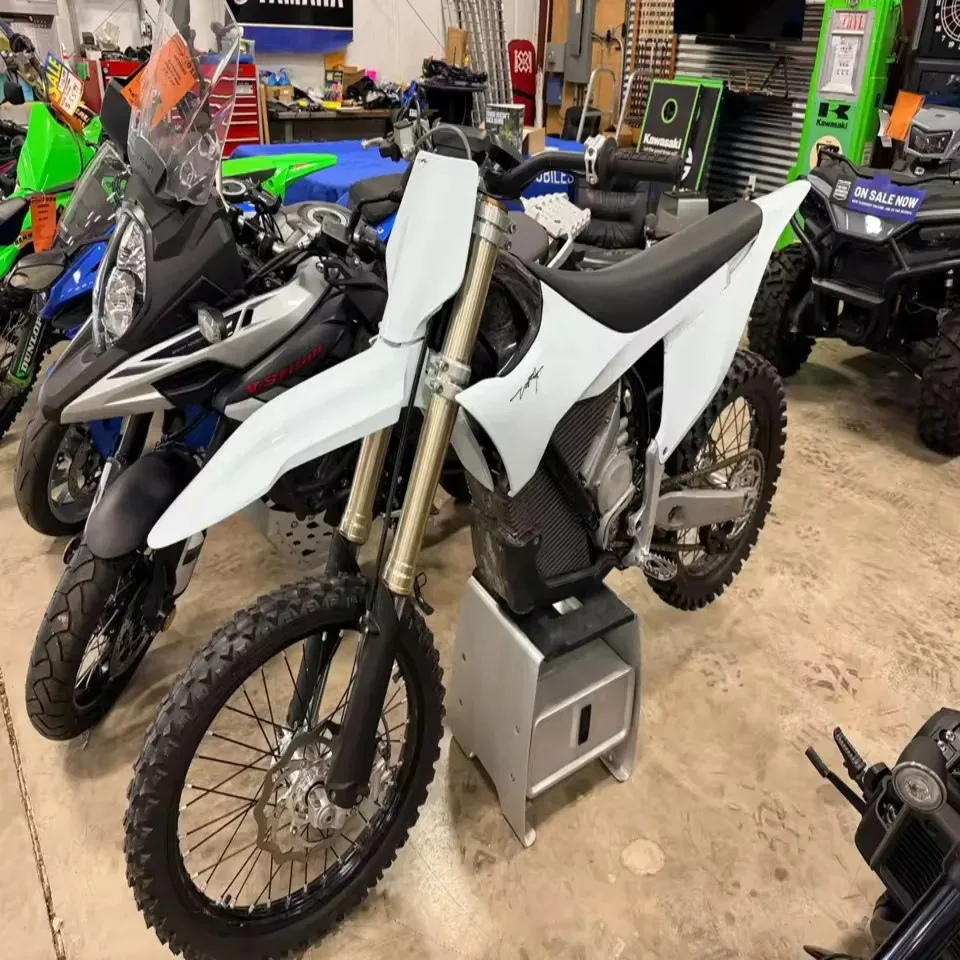 Brand New Stark VARG Alpha Enduro 18"_80HP Enduro In Stark. READY TO SHIP
Brand New Stark VARG Alpha Enduro 18"_80HP Enduro In Stark. READY TO SHIP