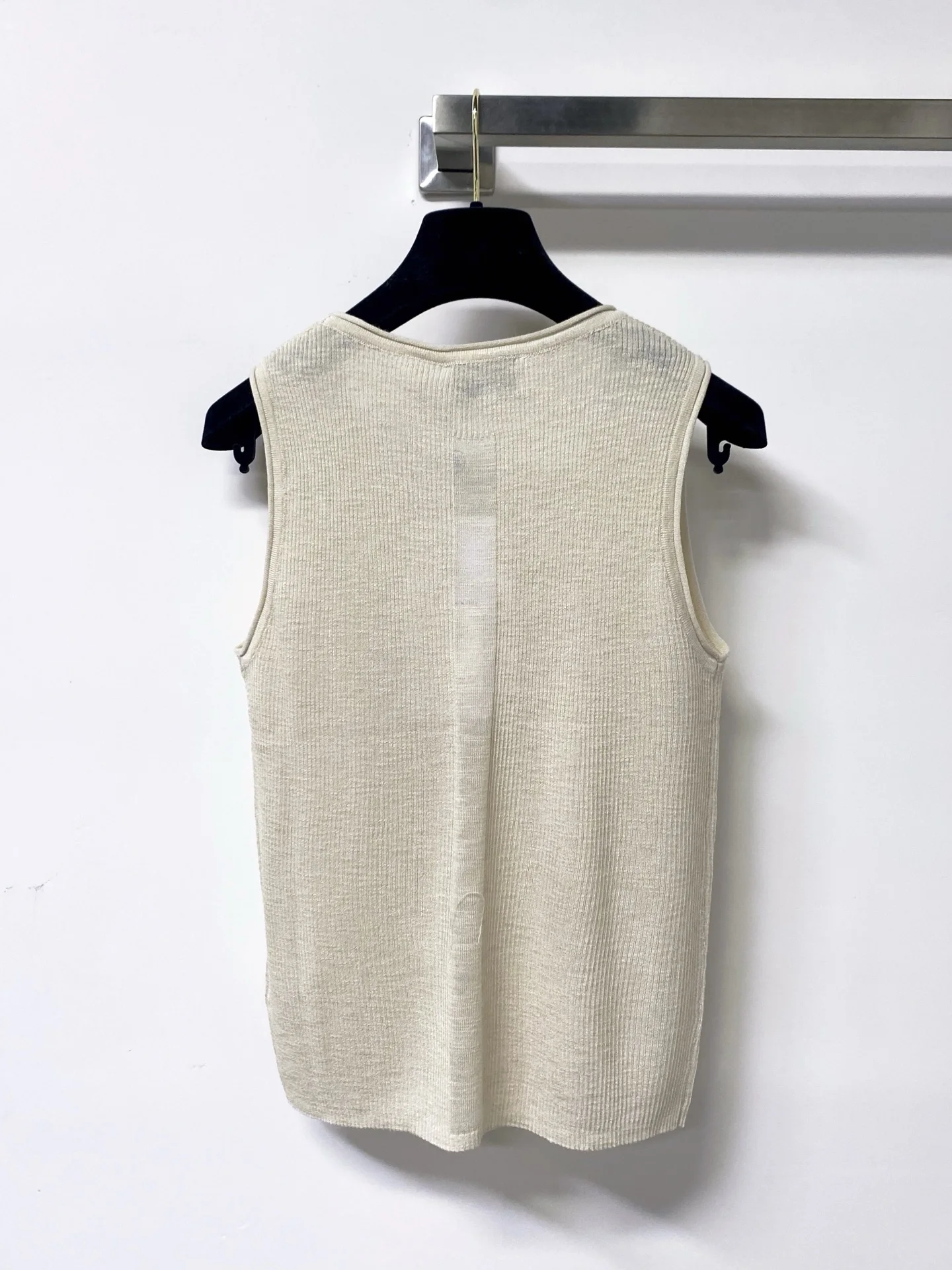 2026 Summer Women's Crew Neck Vertical Rib Sleeveless Tank Top Slim Breathable Basic Layering Top ZX153
2026 Summer Women's Crew Neck Vertical Rib Sleeveless Tank Top Slim Breathable Basic Layering Top ZX153
