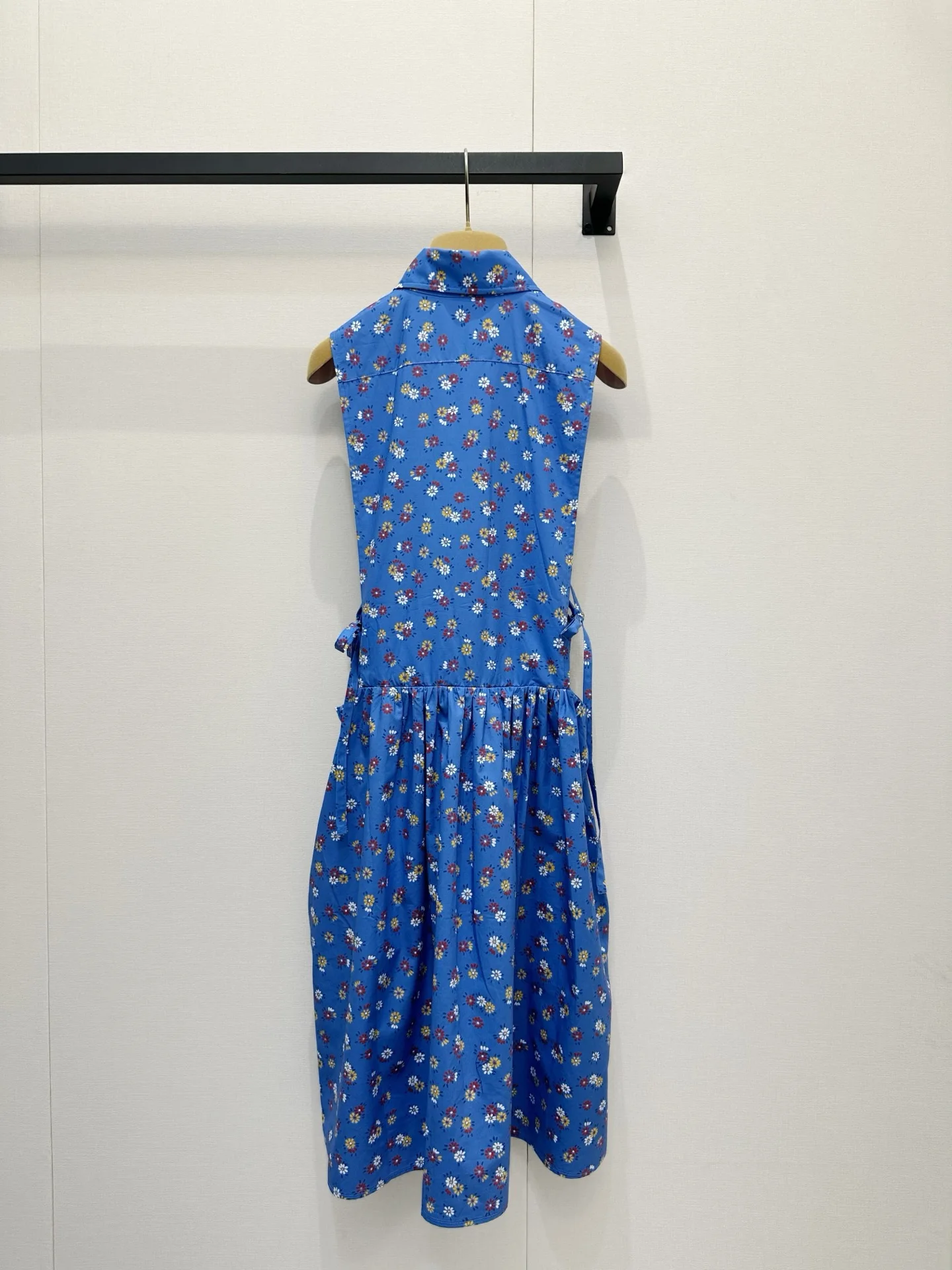 2026 Early Spring Designer Dress Ruffled sleeves with Belt velvet Mid-Length A-line Button Slimming Half-Sleeved
2026 Early Spring Designer Dress Ruffled sleeves with Belt velvet Mid-Length A-line Button Slimming Half-Sleeved