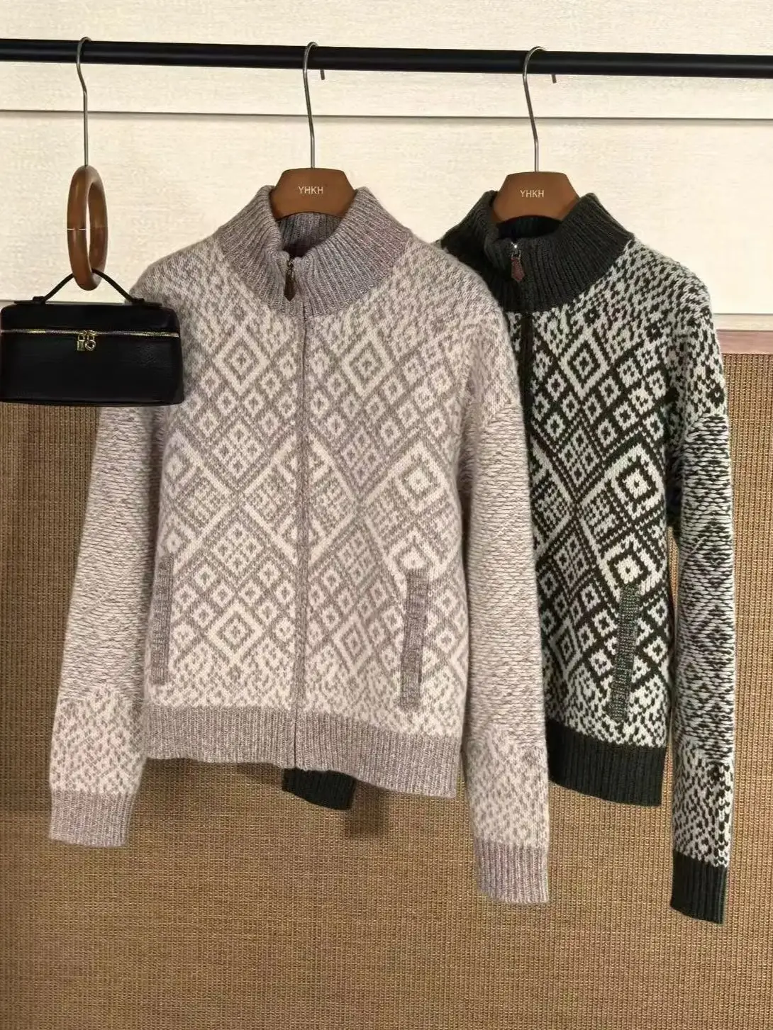 Autumn-winter stand collar 100% cashmere knit cardigan
Autumn-winter stand collar 100% cashmere knit cardigan