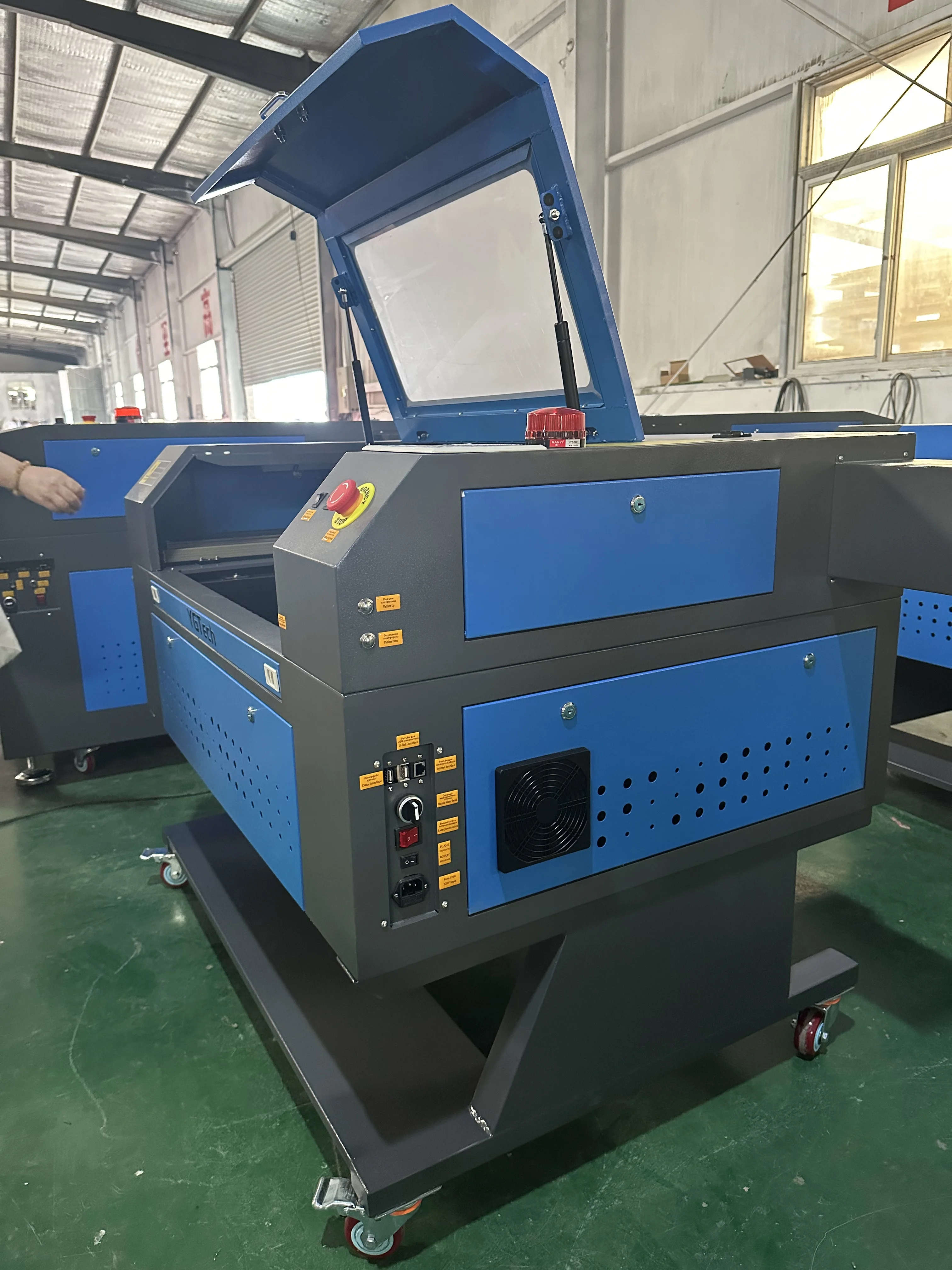 ROBOTEC 9060 1390 Co2 Laser Cutting Machine with Reci 80W 100W 150W 180W Laser Tube CNC Laser Engraving Machine for Acrylic MDF
ROBOTEC 9060 1390 Co2 Laser Cutting Machine with Reci 80W 100W 150W 180W Laser Tube CNC Laser Engraving Machine for Acrylic MDF