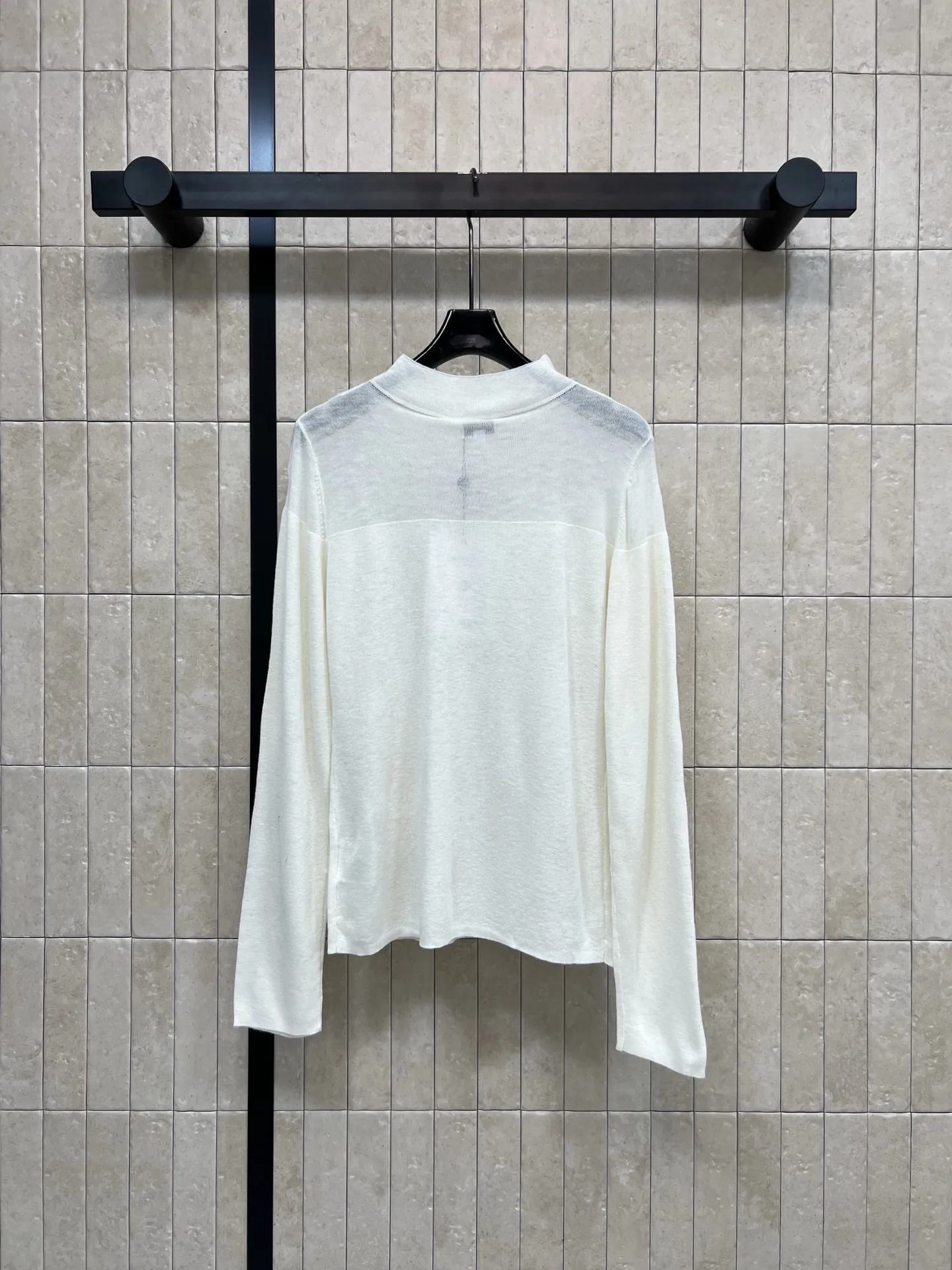 New Women's High Quality Fashion Light Breathable White Long Sleeve Knit Interior
New Women's High Quality Fashion Light Breathable White Long Sleeve Knit Interior