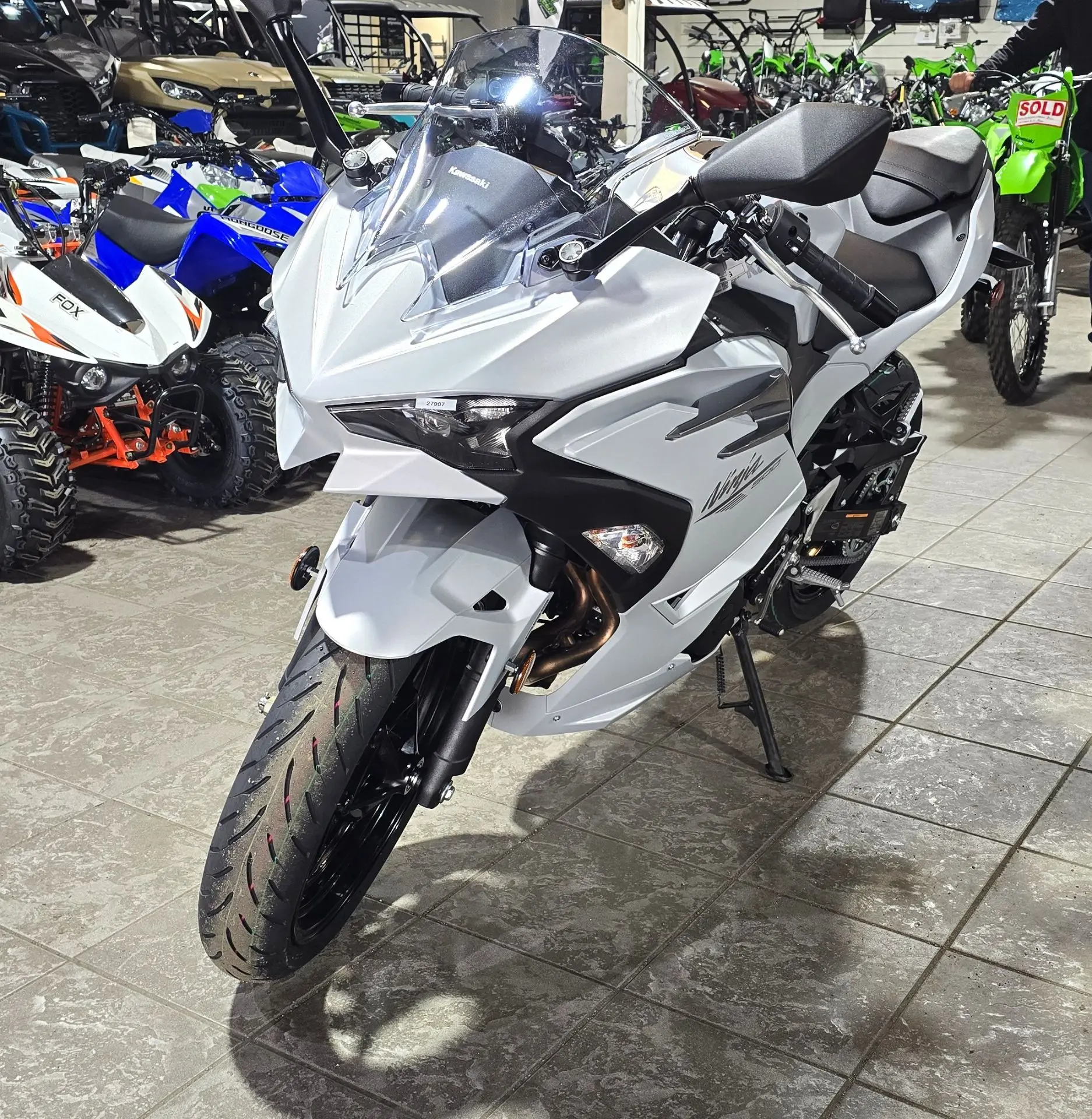 2025 Kawasak_i Ninja 500
2025 Kawasak_i Ninja 500