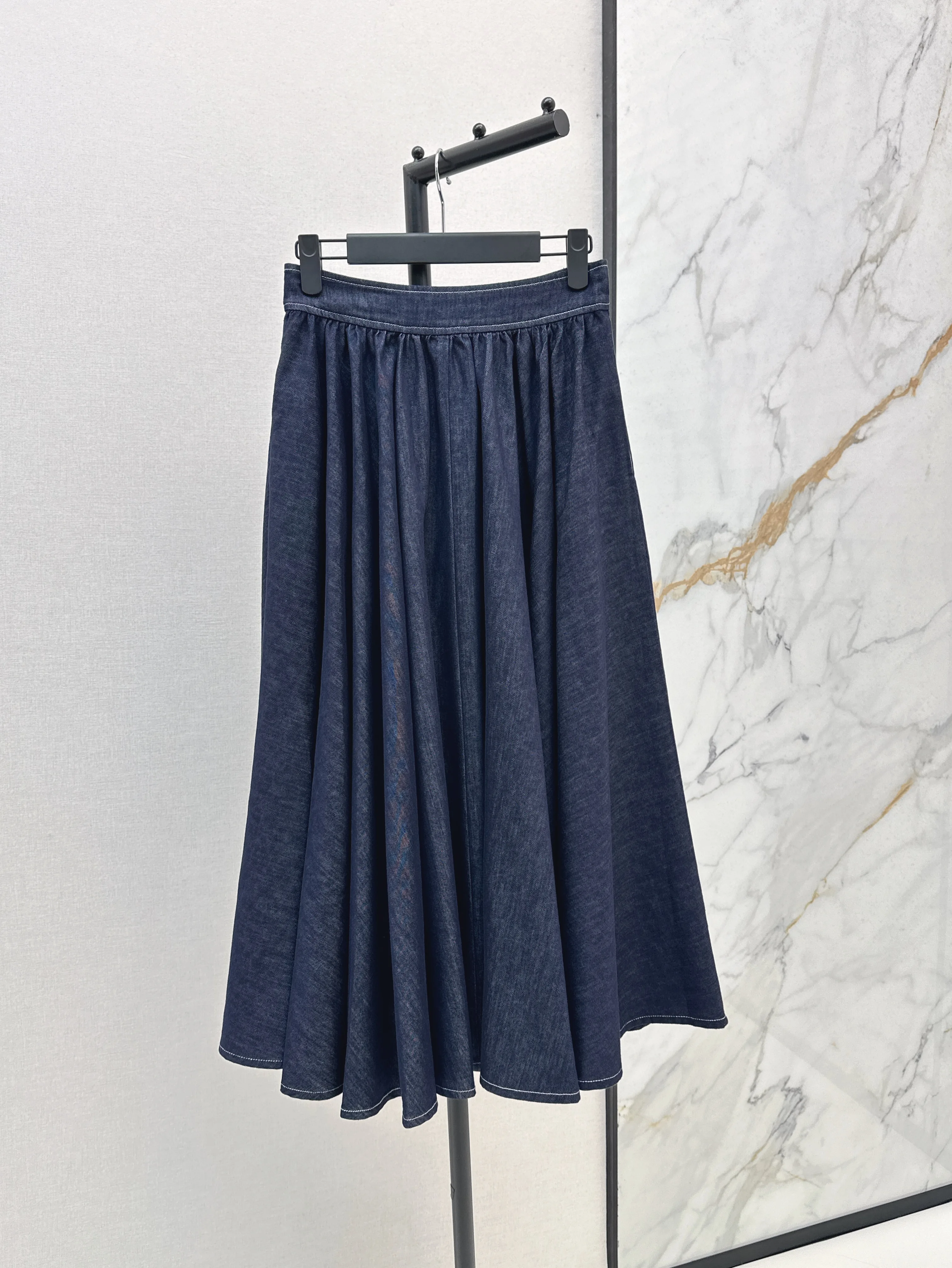2025 New Dress Skirt Solid Cotton Denim Buttons Pockets Fashionable Versatile Slimming Figure-hugging
2025 New Dress Skirt Solid Cotton Denim Buttons Pockets Fashionable Versatile Slimming Figure-hugging
