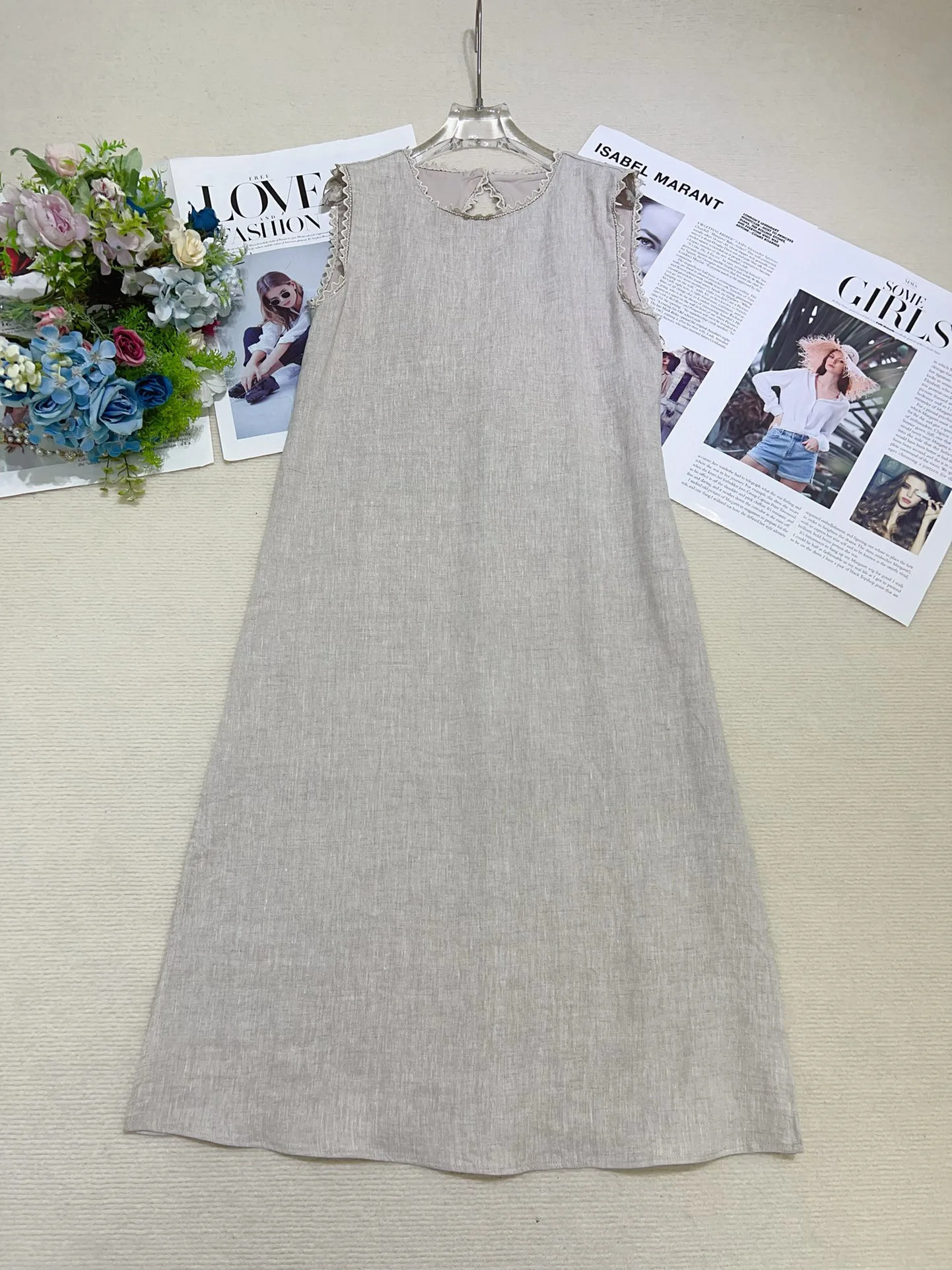 Classic stylish comfortable summer women's sleeveless solid color 100% linen dress
Classic stylish comfortable summer women's sleeveless solid color 100% linen dress