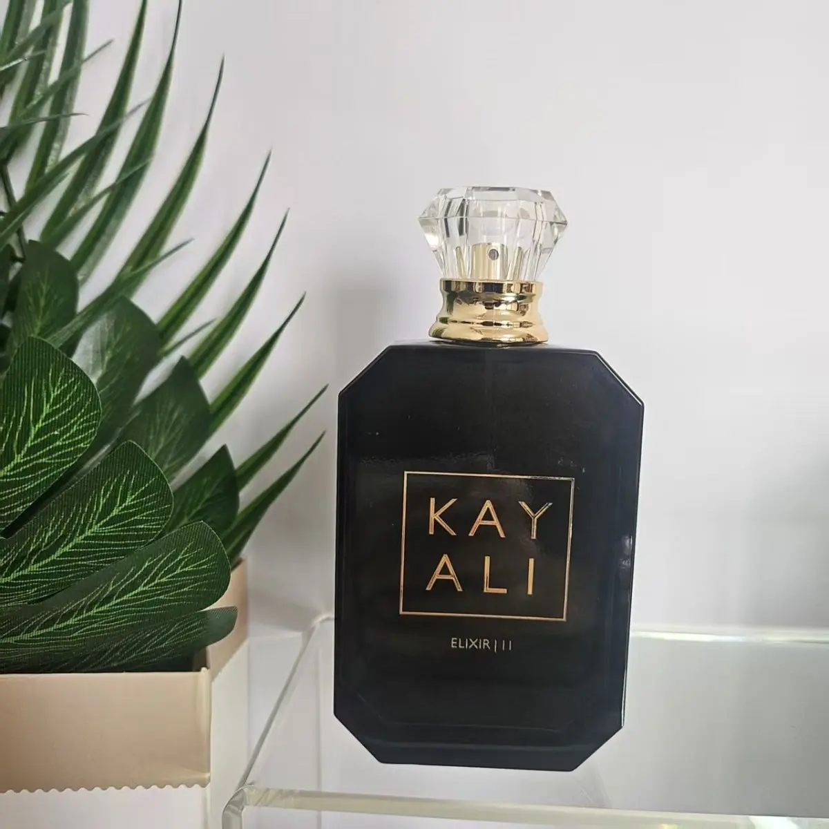 KAYALI ELIXIR 11 EDP 100ml – Red Apple Rose Vanilla – Floral Fragrance for Women
KAYALI ELIXIR 11 EDP 100ml – Red Apple Rose Vanilla – Floral Fragrance for Women