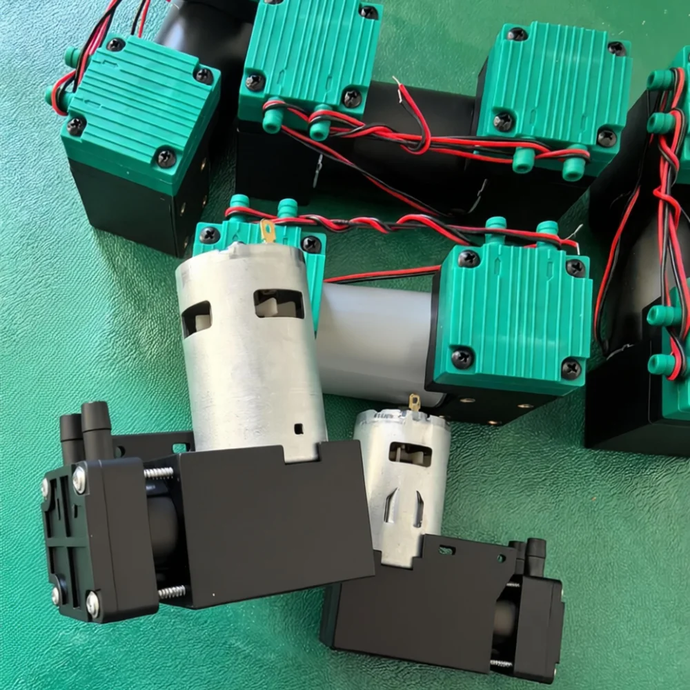 12V 24V 42W 40L/min YC-P4 DC Vacuum Pump for Industry
12V 24V 42W 40L/min YC-P4 DC Vacuum Pump for Industry