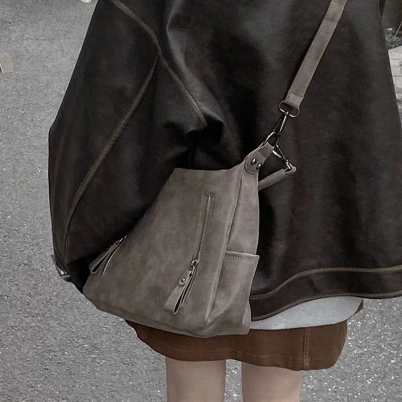 Frosted Messenger Bag New Large Capacity Bag For Women Wasteland Style Retro Texture One-Shoulder Commuter Tote Bag 2024
Frosted Messenger Bag New Large Capacity Bag For Women Wasteland Style Retro Texture One-Shoulder Commuter Tote Bag 2024