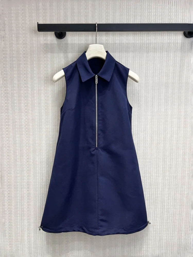Spring And Summer Women's Dress With Collar Half Zipper Knitted Embroidery Casual Vest Skirt
Spring And Summer Women's Dress With Collar Half Zipper Knitted Embroidery Casual Vest Skirt