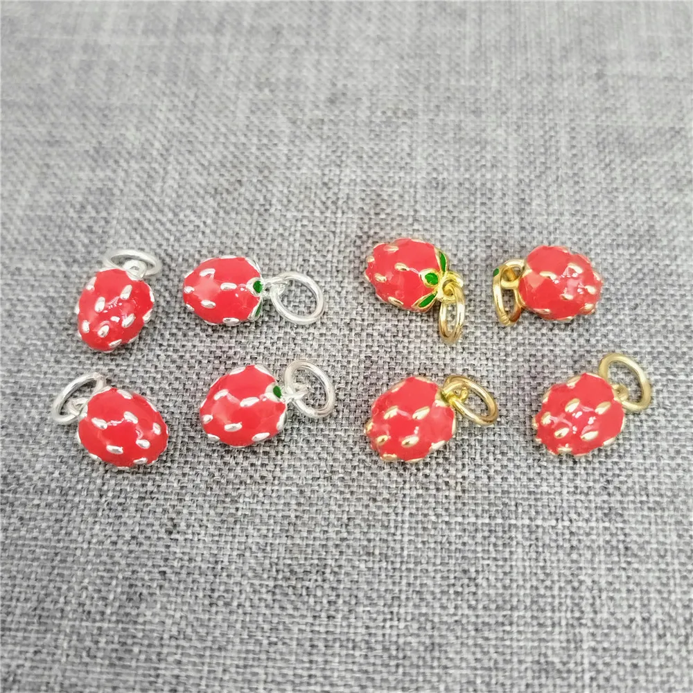 2 шт. подвесок-клубничек из серебра 925 пробы с золотым покрытием для браслетов и ожерелий
2 шт. подвесок-клубничек из серебра 925 пробы с золотым покрытием для браслетов и ожерелий