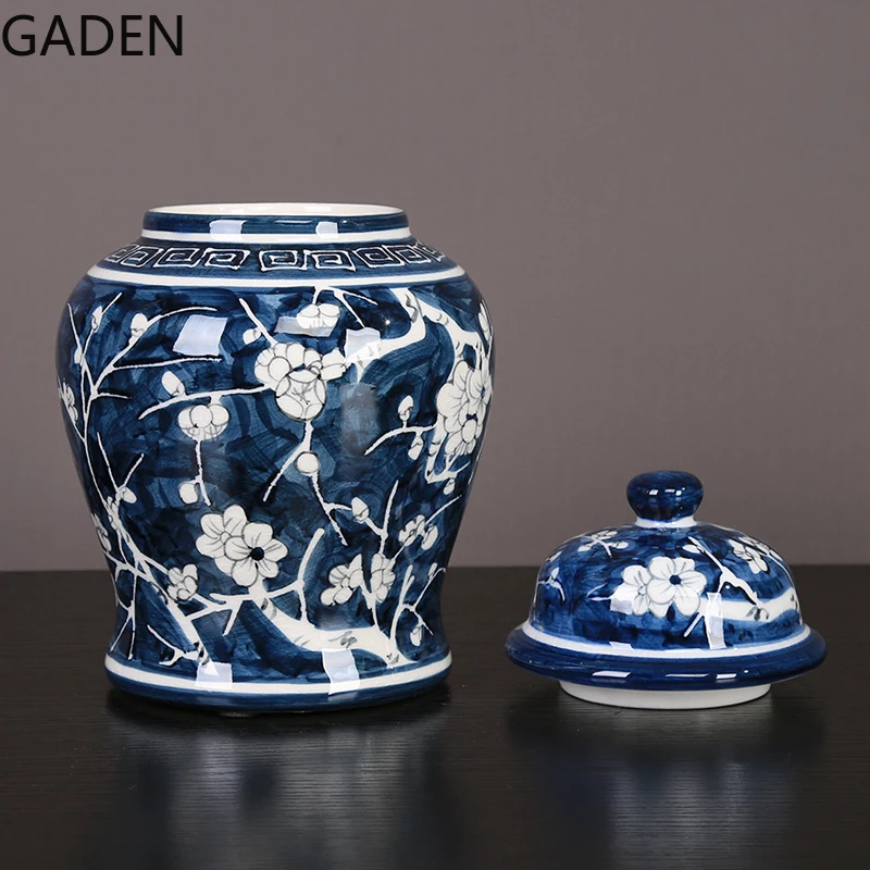 Chinese Style Blue and White Porcelain Storage Jar Creative Vase Decoration Ginger Jar Living Room Decoration Ceramic Crafts
Chinese Style Blue and White Porcelain Storage Jar Creative Vase Decoration Ginger Jar Living Room Decoration Ceramic Crafts