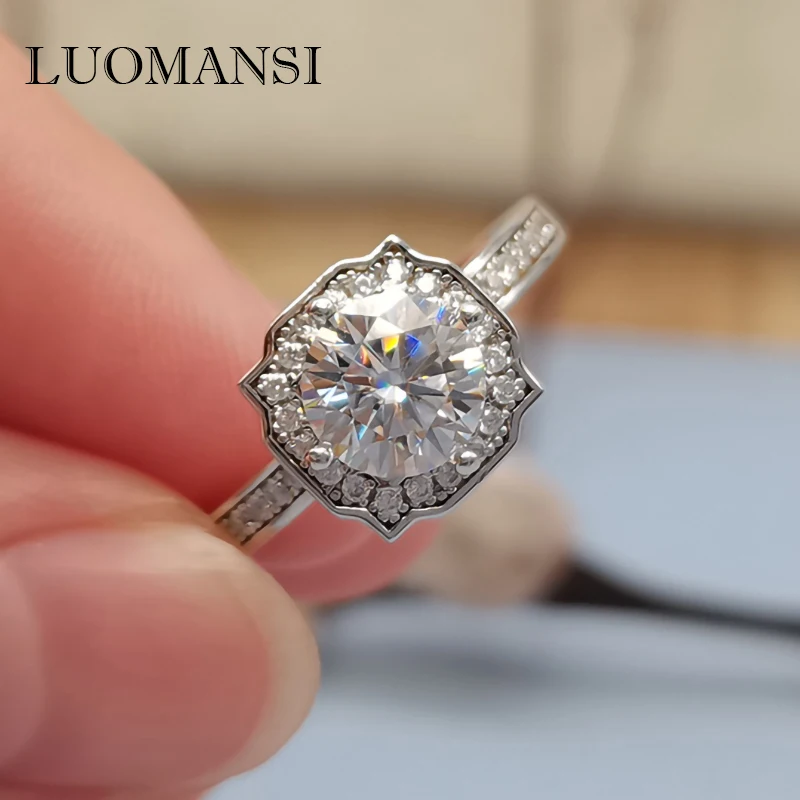 Luomansi Geometric Square 1CT Moissanite Passed Test Woman Ring S925 Sterling Silver Party Anniversary Jewelry
Luomansi Geometric Square 1CT Moissanite Passed Test Woman Ring S925 Sterling Silver Party Anniversary Jewelry
