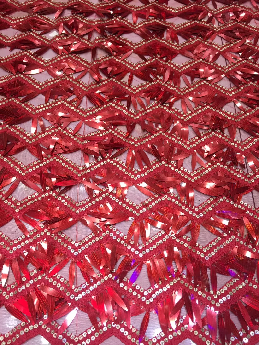 African Lace Fabric 2021 French Sequins Net Lace Noble Red Sequins Fabrics High Quality African Tulle Sequins Lace Fabric X1818
African Lace Fabric 2021 French Sequins Net Lace Noble Red Sequins Fabrics High Quality African Tulle Sequins Lace Fabric X1818