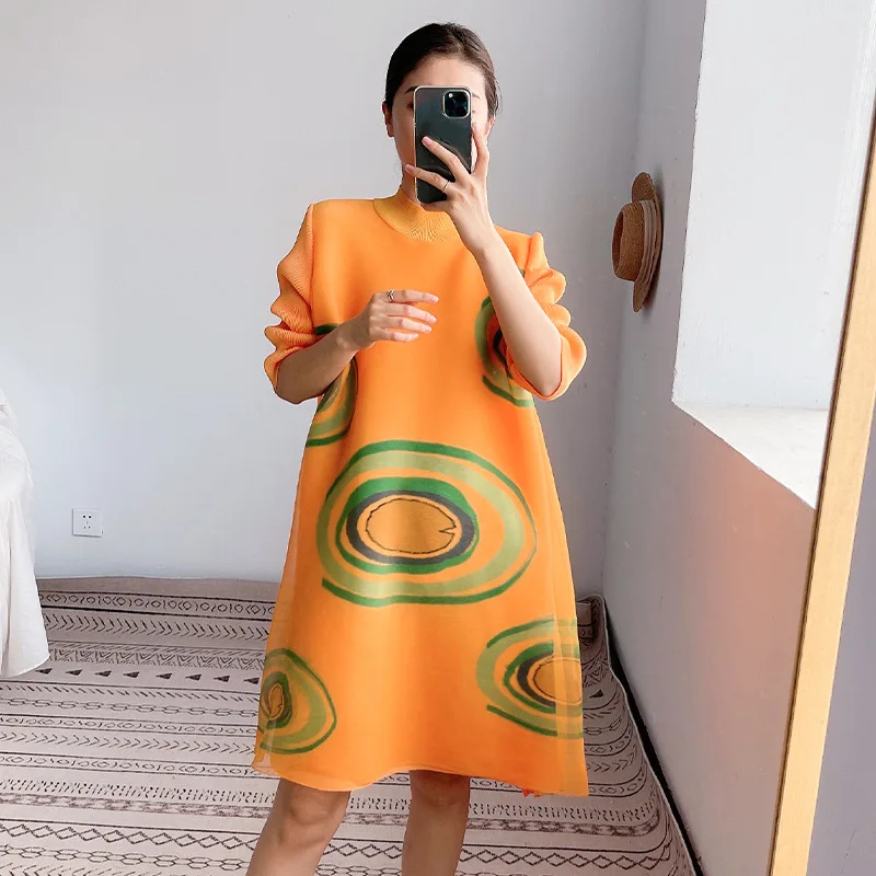 2021 early autumn temperament dress women's mid-length magic skirt miyake pleated new loose large size printed women's clothing
2021 early autumn temperament dress women's mid-length magic skirt miyake pleated new loose large size printed women's clothing