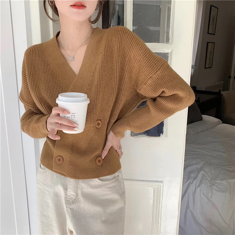 Fall Winter Short High Waist Solid Sweater Women Casual Button Knitted Cardigan Sweater Women Jacket Oversized Poncho Top 2022
Fall Winter Short High Waist Solid Sweater Women Casual Button Knitted Cardigan Sweater Women Jacket Oversized Poncho Top 2022