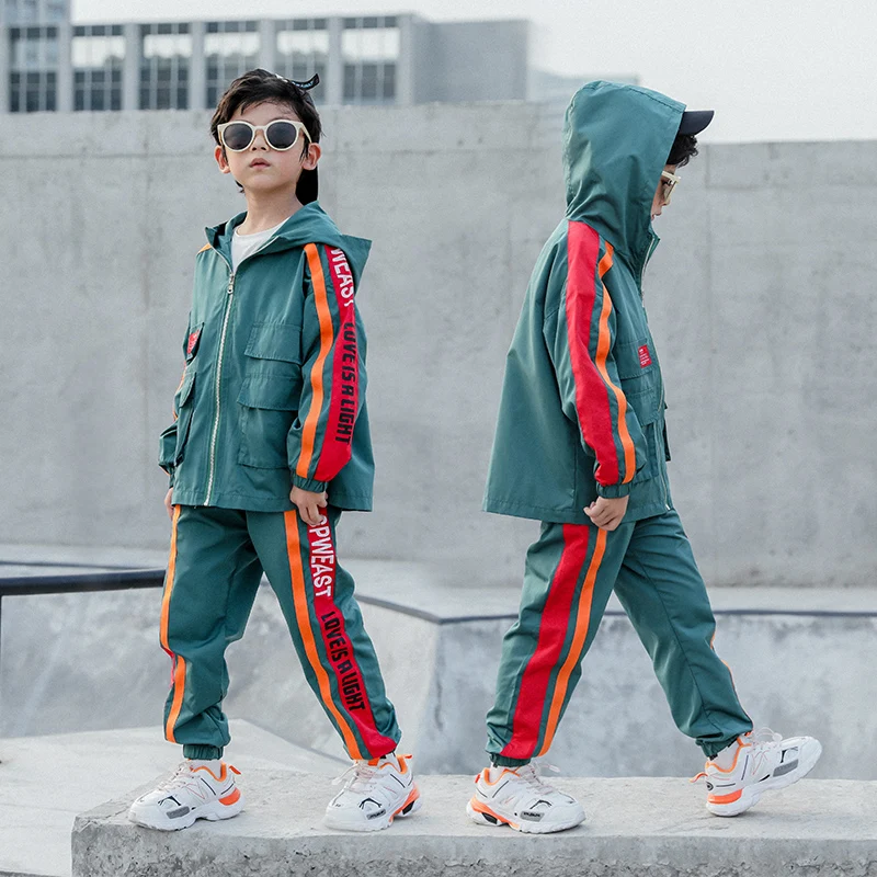 Foreign Trade Boys Loose Casual Clothing Set Children's Stripe Spliced Clothes Kids Hood Trench Coat + Pants 2 Pcs Twinset B271
Foreign Trade Boys Loose Casual Clothing Set Children's Stripe Spliced Clothes Kids Hood Trench Coat + Pants 2 Pcs Twinset B271