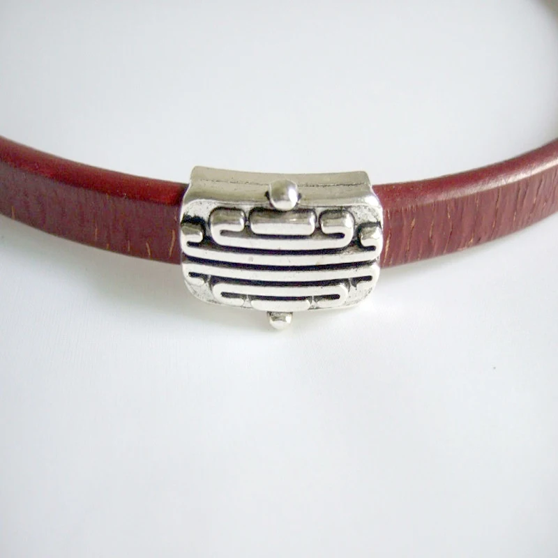 5Pcs Antique Silver Color Licorice Tube Slider For 10x6mm Licorice Leather Bracelet Making
5Pcs Antique Silver Color Licorice Tube Slider For 10x6mm Licorice Leather Bracelet Making