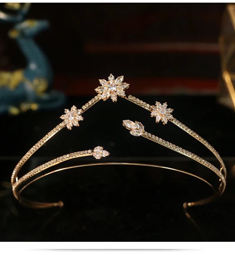 Bride Wedding Headdress Wedding Crown Princess Hair Accessories Girl Day Princess Adult Gift CrownHeadband
Bride Wedding Headdress Wedding Crown Princess Hair Accessories Girl Day Princess Adult Gift CrownHeadband