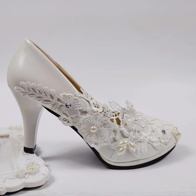 BaoYaFang White Flower Pumps 2020 New arrival Fashion wedding Pumps Bride High heels shoes for woman ladies party dress shoes
BaoYaFang White Flower Pumps 2020 New arrival Fashion wedding Pumps Bride High heels shoes for woman ladies party dress shoes