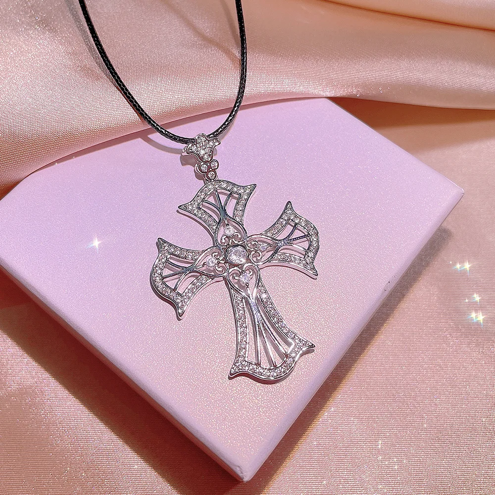925 sterling silver glittering diamond star cross necklace 2022 new female small design cross pendant necklace
925 sterling silver glittering diamond star cross necklace 2022 new female small design cross pendant necklace