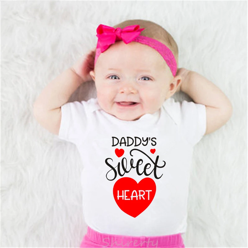 Daddy's Sweet Heart Newborn Bodysuits Short Sleeve Summer Kids Jumpsuits Cotton Baby Clothes Red Heart Infant Outfits
Daddy's Sweet Heart Newborn Bodysuits Short Sleeve Summer Kids Jumpsuits Cotton Baby Clothes Red Heart Infant Outfits