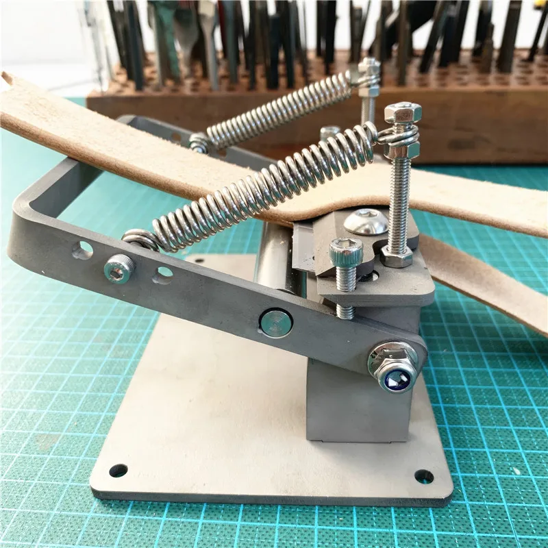 Stainless Steel Craft Leather Thinning Machine Diy Manual Cutting Peeler Rolling Bearing Metal Tools
Stainless Steel Craft Leather Thinning Machine Diy Manual Cutting Peeler Rolling Bearing Metal Tools