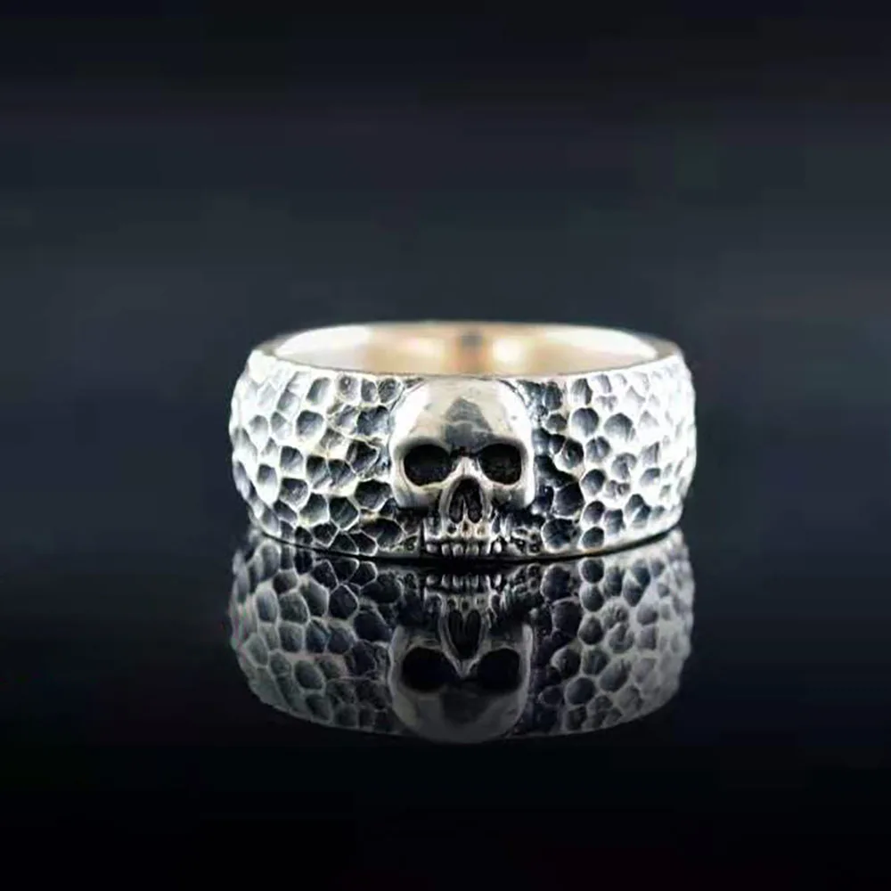 Vintage High Quality Skull Honeycomb Finger Ring Band Gothic Women Men Biker Night Club Party Ring Gun Black Rock Hip Hop Rings
Vintage High Quality Skull Honeycomb Finger Ring Band Gothic Women Men Biker Night Club Party Ring Gun Black Rock Hip Hop Rings