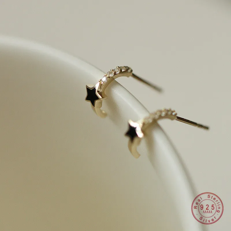 S925 Sterling Silver 14K Gold Plated Black Epoxy Star Zircon Half Circle Earrings Women Fashion Temperament Jewelry Gift
S925 Sterling Silver 14K Gold Plated Black Epoxy Star Zircon Half Circle Earrings Women Fashion Temperament Jewelry Gift
