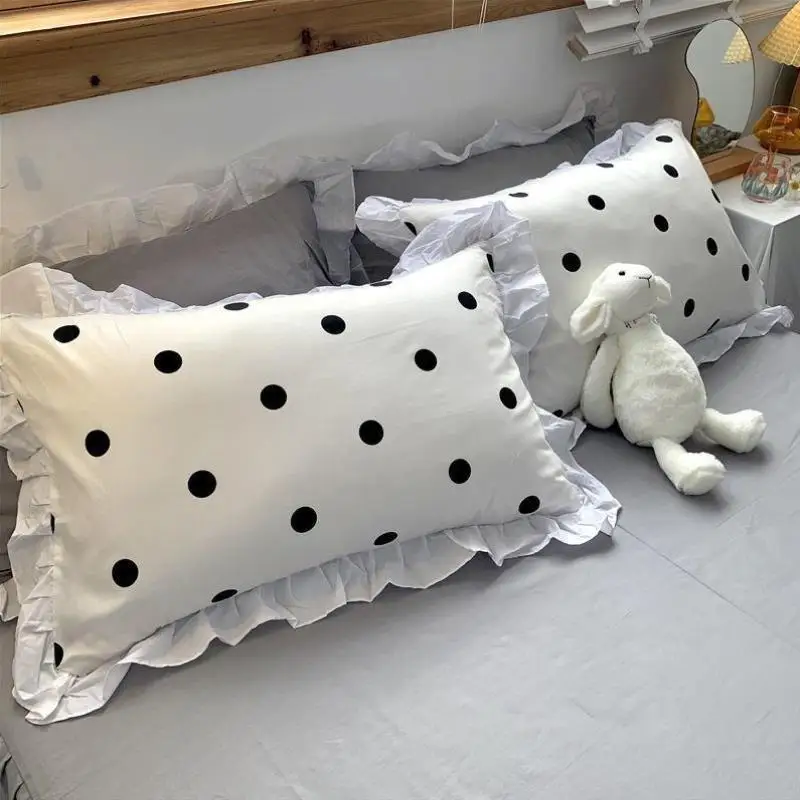 2PCS Ins Princess Style Girls Bedding Polka Dot Pillowcase Lotus Leaf Lace Pillow Cover Student Dormitory Cotton Pillowcases
2PCS Ins Princess Style Girls Bedding Polka Dot Pillowcase Lotus Leaf Lace Pillow Cover Student Dormitory Cotton Pillowcases