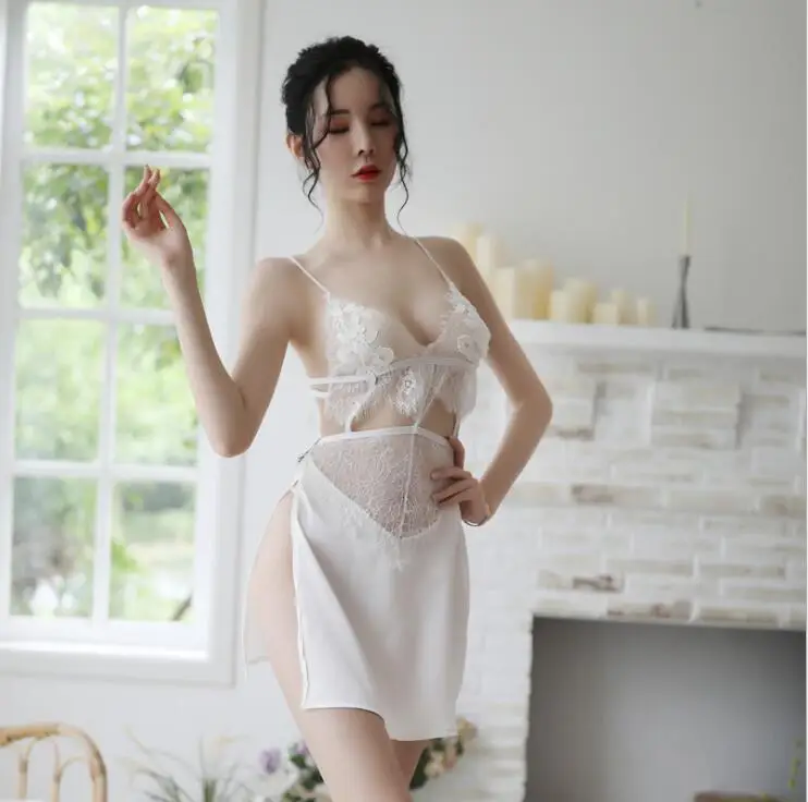 Women sexy rose flower-shaped lace nightdress sexy side slit pajamas see-through suit
Women sexy rose flower-shaped lace nightdress sexy side slit pajamas see-through suit