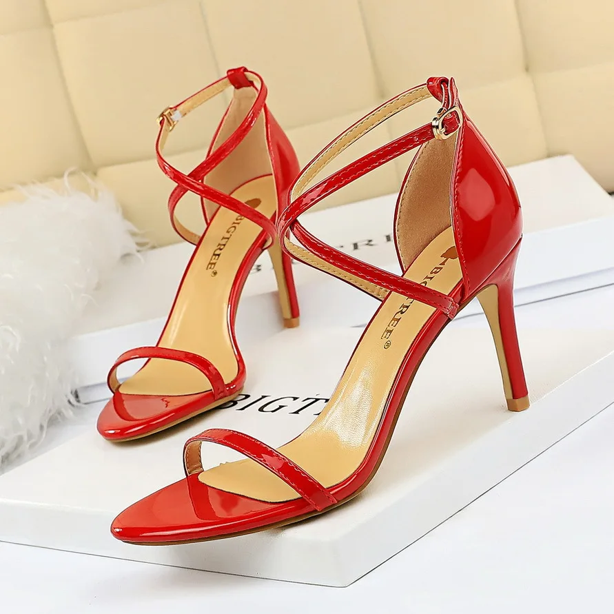 2024 Women High Heels Shoes Concise Patent Leather Open Toe Woman Gladiator Sandals Sexy Cross Buckle Party Ladies Office Pumps
2024 Women High Heels Shoes Concise Patent Leather Open Toe Woman Gladiator Sandals Sexy Cross Buckle Party Ladies Office Pumps