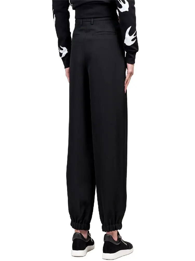 Весенне-осенние мужские новые модные свободные плиссированные повседневные брюки для подиума, однотонные плиссированные спортивные брюки с эластичными ногами
Весенне-осенние мужские новые модные свободные плиссированные повседневные брюки для подиума, однотонные плиссированные спортивные брюки с эластичными ногами