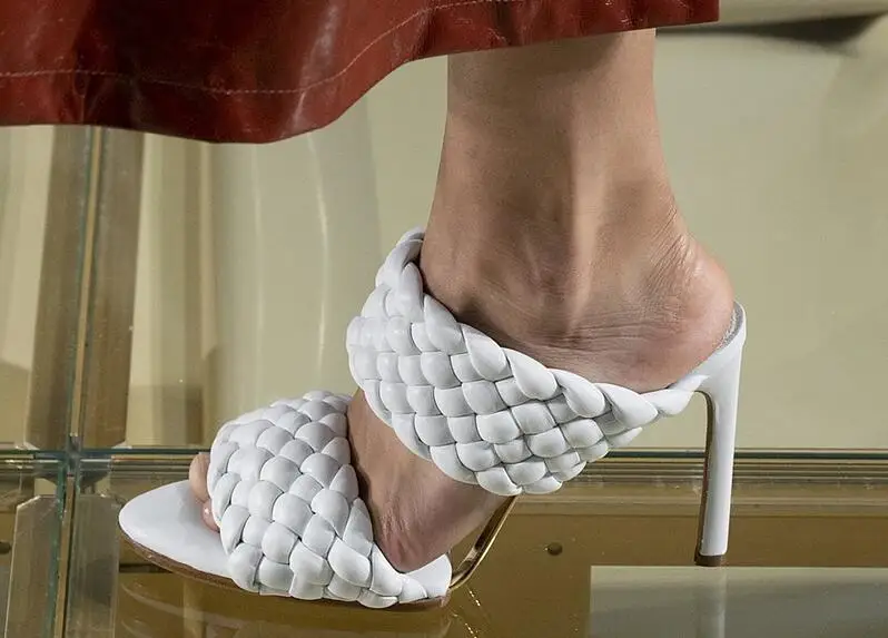 Dipsloot Hot Woman White Black Blue Handmade Weave Knitted Slippers Crossover Leather Open Toe Thin Heels Party Slip On Sandals
Dipsloot Hot Woman White Black Blue Handmade Weave Knitted Slippers Crossover Leather Open Toe Thin Heels Party Slip On Sandals