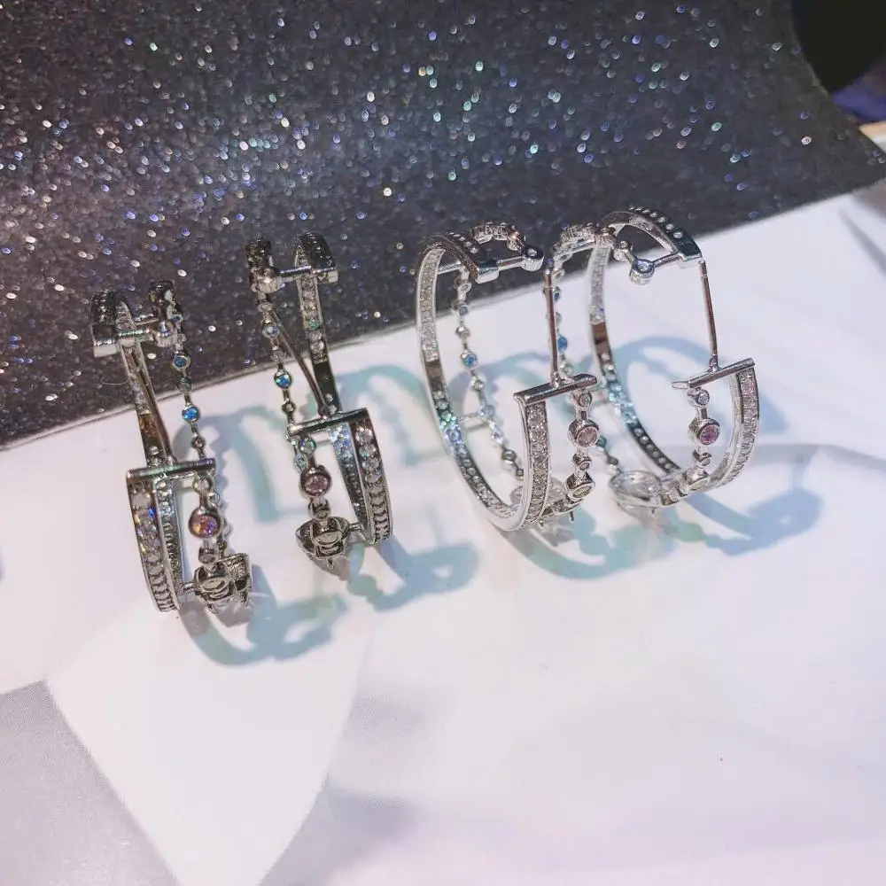 HIBRIDE Luxury AAA Cubic Zirconia Big Hoop Earrings for Women Wedding Dubai Jewelry Trendy Earrings boucle d'oreille femme E-716
HIBRIDE Luxury AAA Cubic Zirconia Big Hoop Earrings for Women Wedding Dubai Jewelry Trendy Earrings boucle d'oreille femme E-716