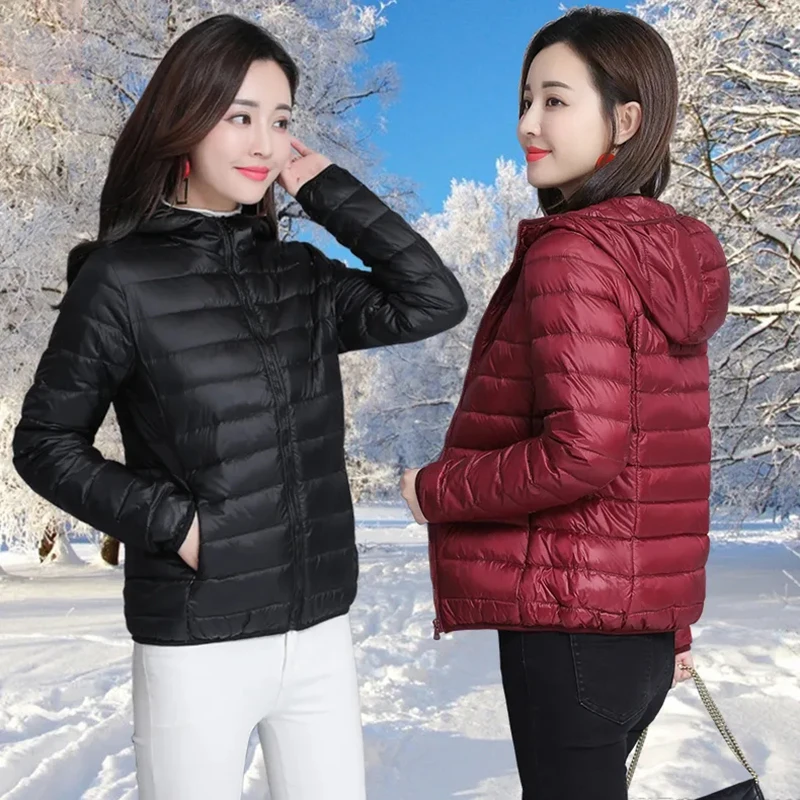2021 Women's Ultra Light Down Jacket Autumn Winter Short Cotton Padded Parkas Office Lady High Quality Simple Classic Warm Coat
2021 Women's Ultra Light Down Jacket Autumn Winter Short Cotton Padded Parkas Office Lady High Quality Simple Classic Warm Coat