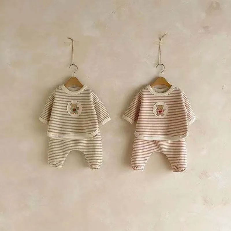 2022 Spring Korean Style Newborn Baby Clothes Set Boys Girl Cotton Tracksuit Cartoon Bear Striped Shirt Jumper+Pants Kids Outfit
2022 Spring Korean Style Newborn Baby Clothes Set Boys Girl Cotton Tracksuit Cartoon Bear Striped Shirt Jumper+Pants Kids Outfit