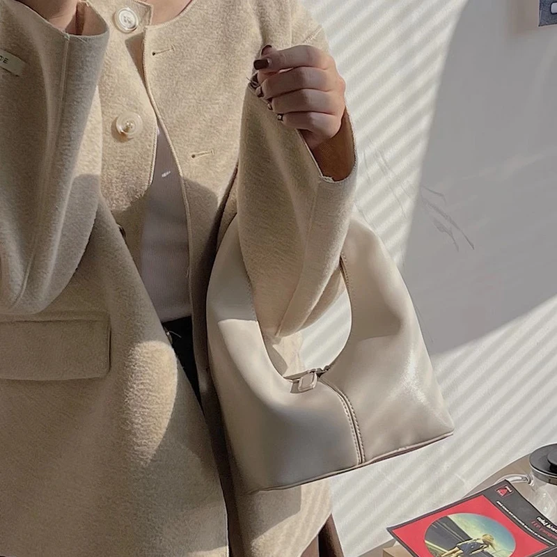 Women Bag New 2021 Spring PU Bucket Fashion Solid Zipper Soft Handbag Purse Luxury Designer Bag High Quality Simple Women Bag
Women Bag New 2021 Spring PU Bucket Fashion Solid Zipper Soft Handbag Purse Luxury Designer Bag High Quality Simple Women Bag