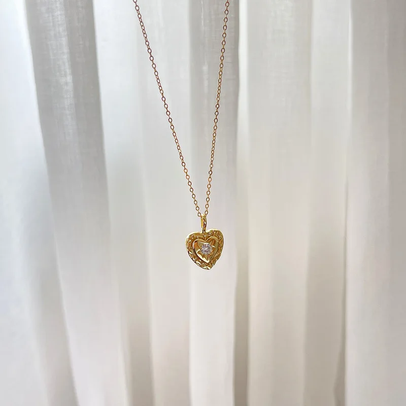 Silvology 925 Sterling Silver Zircon Texture Heart Pendant Necklace for Women Elegant Chic Simple Flower Necklace Party Jewelry
Silvology 925 Sterling Silver Zircon Texture Heart Pendant Necklace for Women Elegant Chic Simple Flower Necklace Party Jewelry