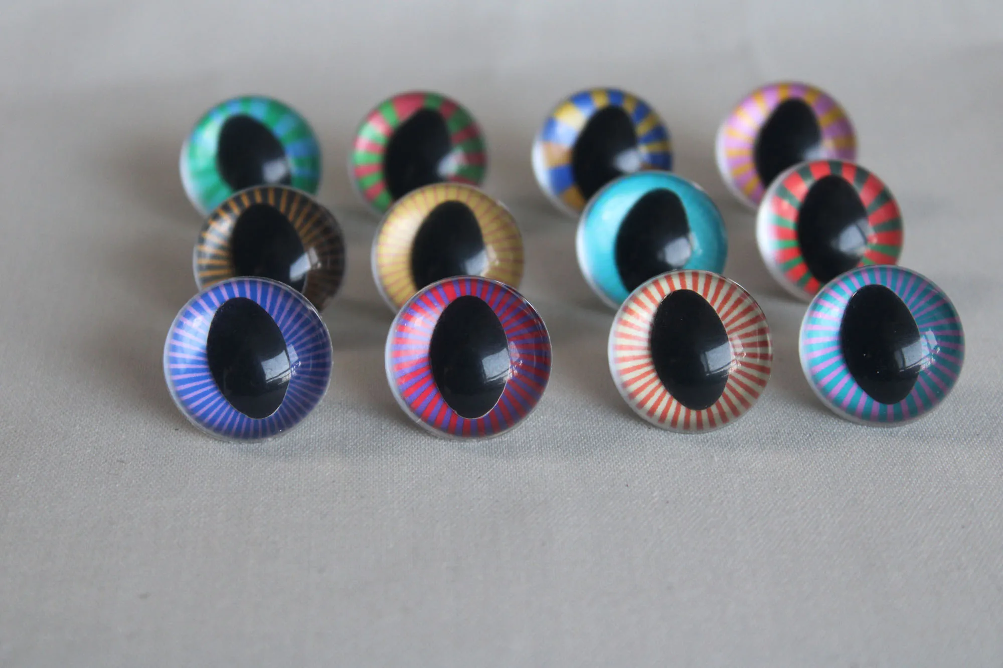 NEW LOVELY EYES 20pcs 12mm 13 14 15 18 25mm clear crystal safety toy cat eyes +hand washer--color -size option--X12B
NEW LOVELY EYES 20pcs 12mm 13 14 15 18 25mm clear crystal safety toy cat eyes +hand washer--color -size option--X12B