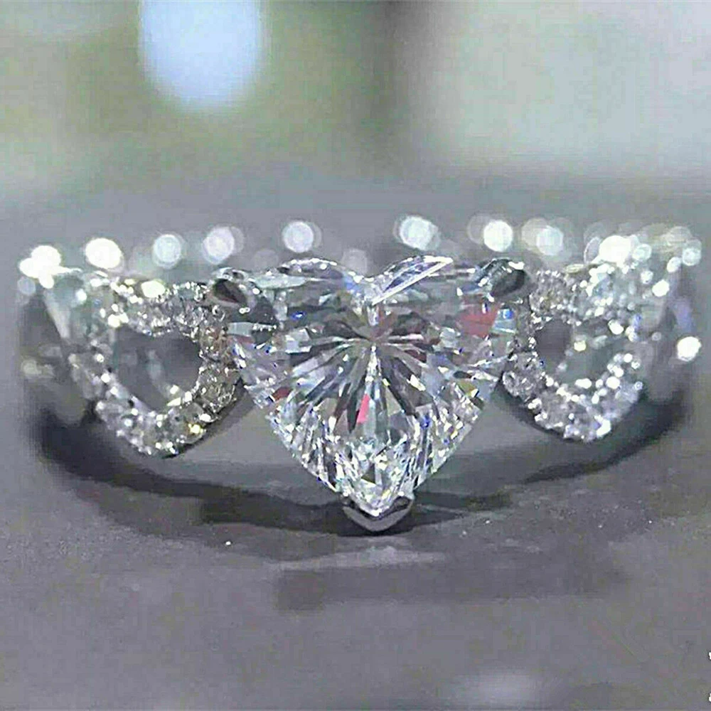 Huitan New Trend Hollowed Out Love Ring Women Inlaid Crystal CZ Stone Stylish Party Accessories Hot Selling Romantic Heart Rings
Huitan New Trend Hollowed Out Love Ring Women Inlaid Crystal CZ Stone Stylish Party Accessories Hot Selling Romantic Heart Rings