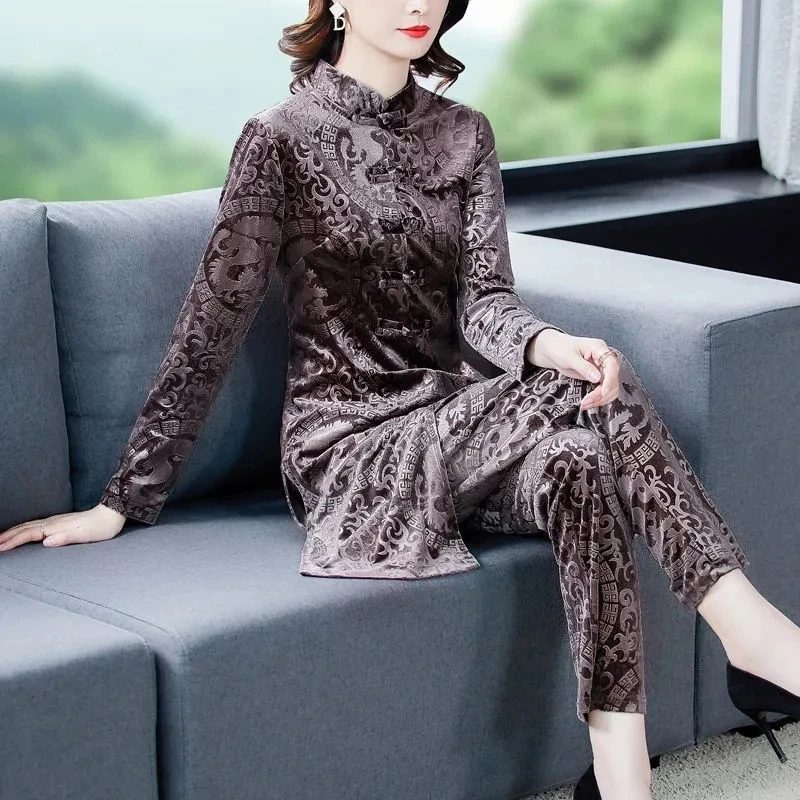 5XL Women Gold Velvet Suit 2025 Spring Autumn Fashion Pullover Tops And Full Pants Two Piece Set Female Velvet Pants Outfit
5XL Women Gold Velvet Suit 2025 Spring Autumn Fashion Pullover Tops And Full Pants Two Piece Set Female Velvet Pants Outfit