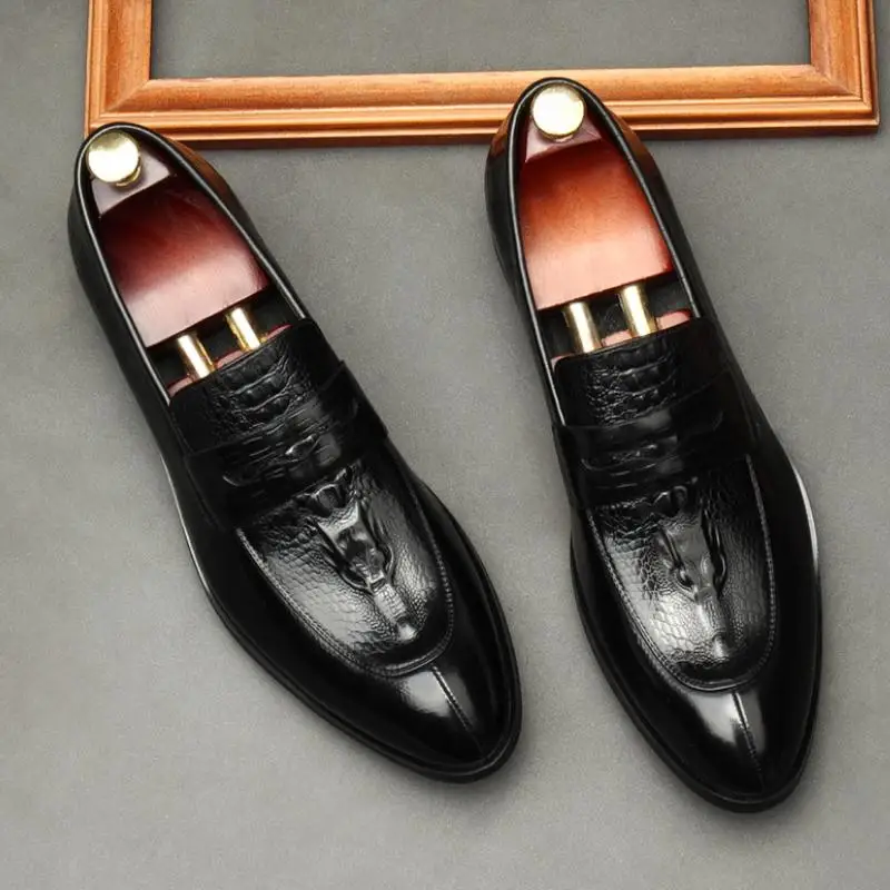 Mens Dress Shoes Quality Embossed Cow Leather Wedding Shoes Men Pointed Toe Slip On Business Leisure Shoes Size 37-45
Mens Dress Shoes Quality Embossed Cow Leather Wedding Shoes Men Pointed Toe Slip On Business Leisure Shoes Size 37-45