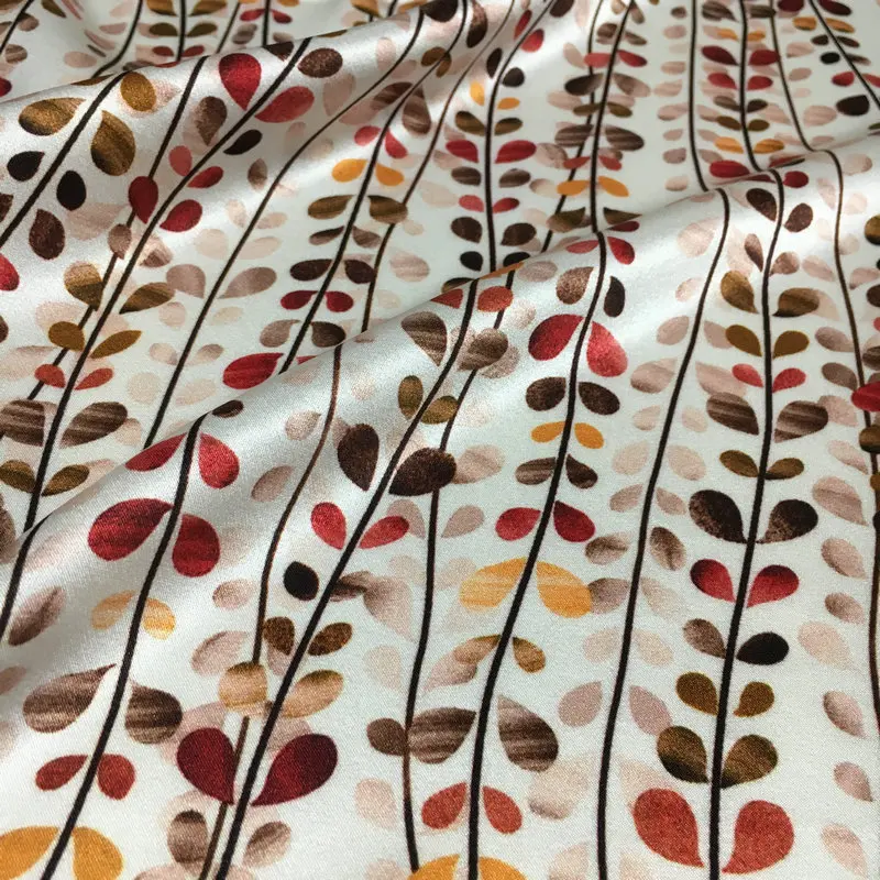 Hand-painted branches printing fresh white background stretch digital printing fabric natural mulberry silk high fashion fabric
Hand-painted branches printing fresh white background stretch digital printing fabric natural mulberry silk high fashion fabric