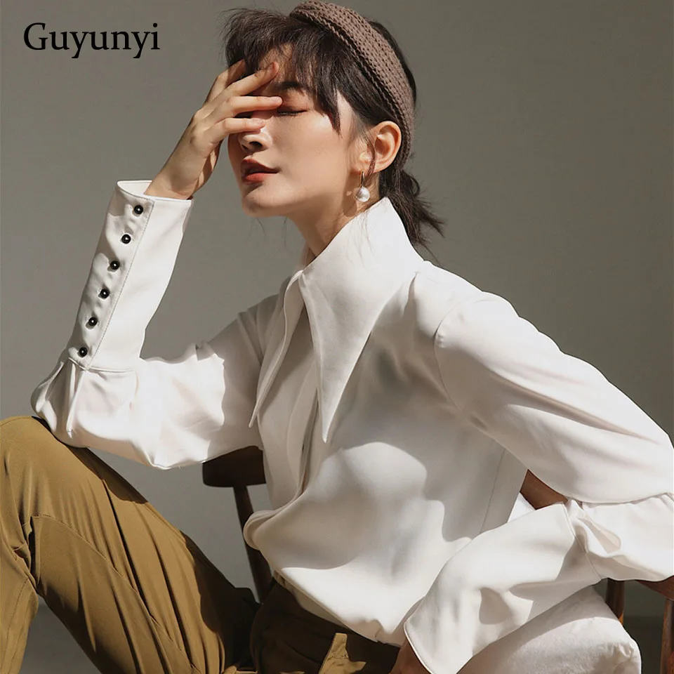 England Style Vintage Blouse 2020 Autumn White Lantern Long Sleeve Big Pointed Lapel Simple Comfortable Loose Shirt Women
England Style Vintage Blouse 2020 Autumn White Lantern Long Sleeve Big Pointed Lapel Simple Comfortable Loose Shirt Women