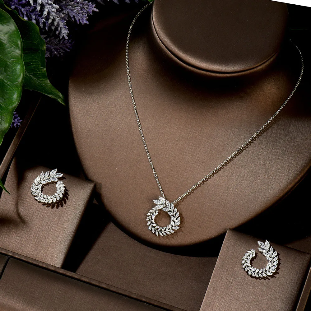 HIBRIDE New Fashion Silver Color Elegant Women CZ White Crystal Leaf Earrings And Pendant Necklace Jewelry Sets Party Gift N-280
HIBRIDE New Fashion Silver Color Elegant Women CZ White Crystal Leaf Earrings And Pendant Necklace Jewelry Sets Party Gift N-280