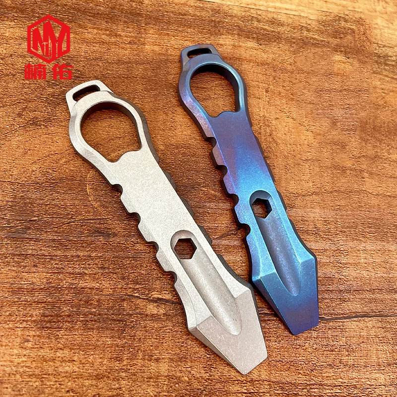 1PC Titanium Alloy Keychain Quick Hook Hanging Buckle Key Ring Belt Webbing Strap Hanging Buckle Multifunction EDC Tool
1PC Titanium Alloy Keychain Quick Hook Hanging Buckle Key Ring Belt Webbing Strap Hanging Buckle Multifunction EDC Tool