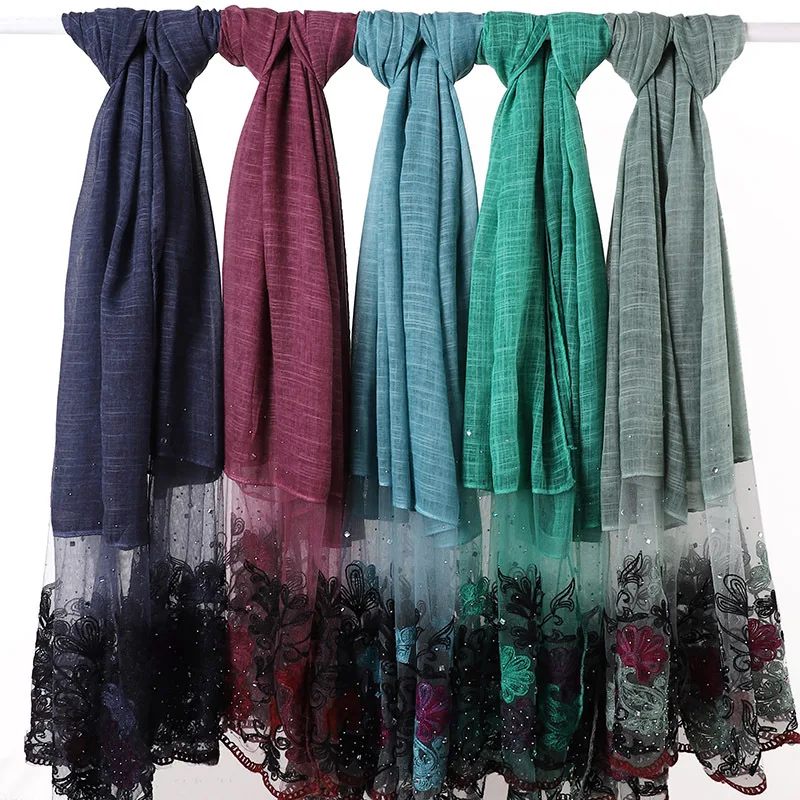Flower Embroidery Lace Scarf Hijab with Rhinestone Muslim Cotton Linen Women Headband Veil Scarves 2021 Islamic Headscarf Turban
Flower Embroidery Lace Scarf Hijab with Rhinestone Muslim Cotton Linen Women Headband Veil Scarves 2021 Islamic Headscarf Turban